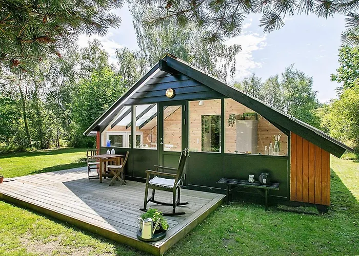 Secluded Haven Near Sea - By Traum *